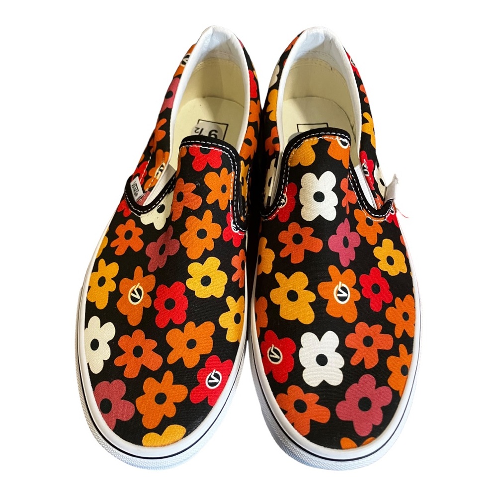 NWT Vans Classic Slip-On Flower Sneakers Print Size 9.5 Shoes Multicolored .